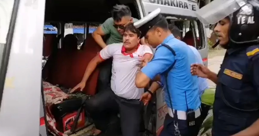 चितवनमा ज्ञानेन्द्र शाहीमाथि आक्रमण