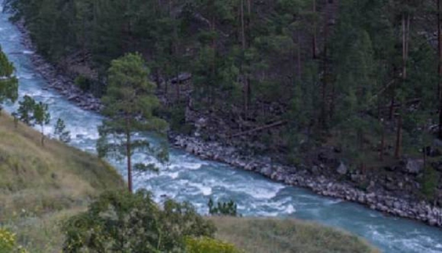 कर्णाली नदीमा हाम फालेर स्वास्थ्यकर्मी शाही बेपत्ता