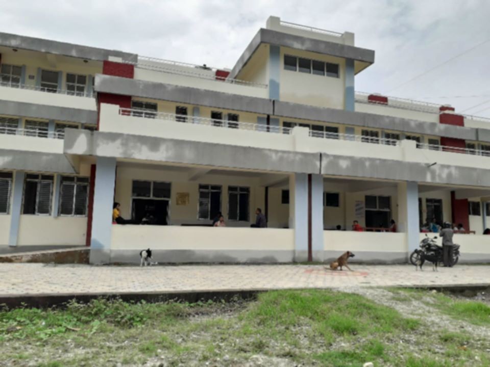 साढे ५ करोडको अस्पताल २ महिनामै चुहियो