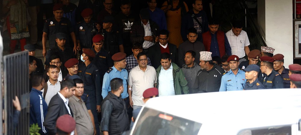 बलात्कार अभियोगमा महराविरुद्ध काठमाडौं जिल्ला अदालतमा अभियोगपत्र दर्ता हुँदै