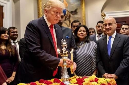 ह्वाइट हाउसमा ट्रम्पले गरे दीपावली