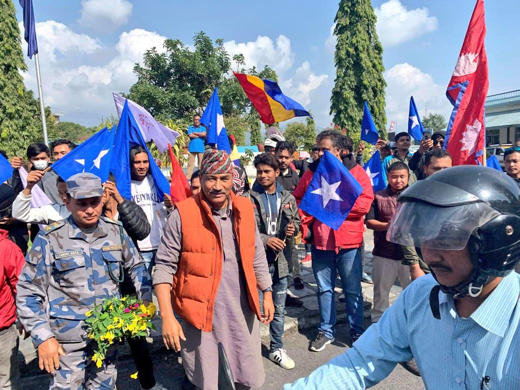 कम्युनिष्ट र काँग्रेसलाई सच्याउन राप्रपालाई भोट दिनुस्: थापा