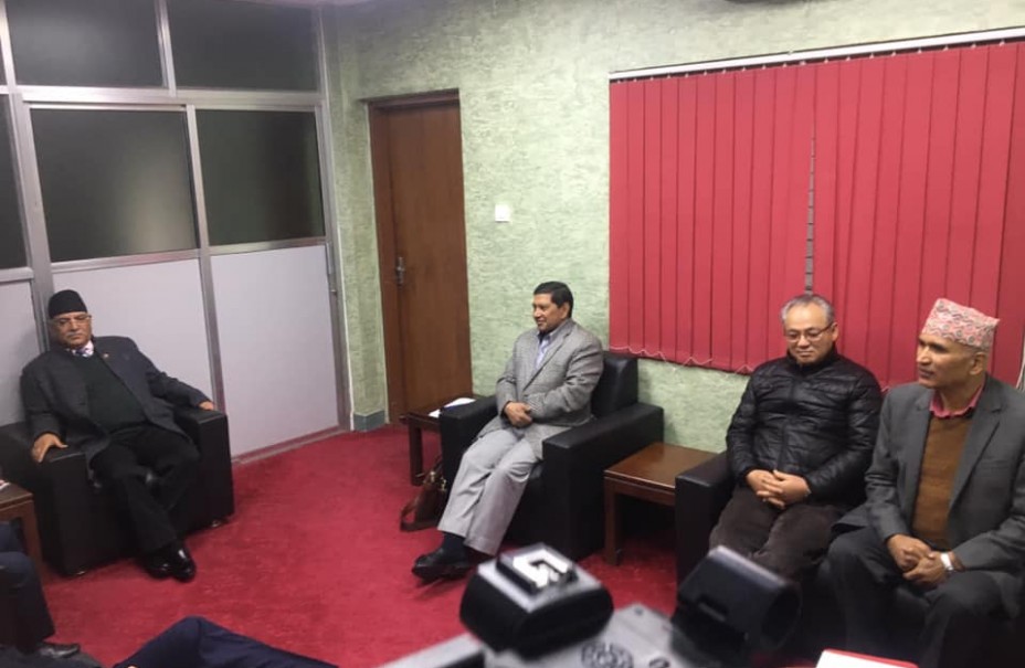 पहिलोपटक प्रचण्डको अध्यक्षतामा नेकपा सचिवालय बैठक सुरु