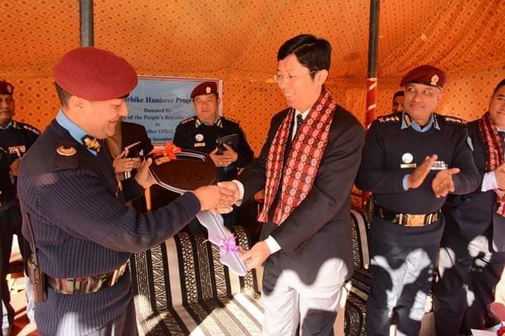 चिनियाँ राजदुतावासद्धारा नेपाल प्रहरीलाई मोटरसाइकल हस्तान्तरण