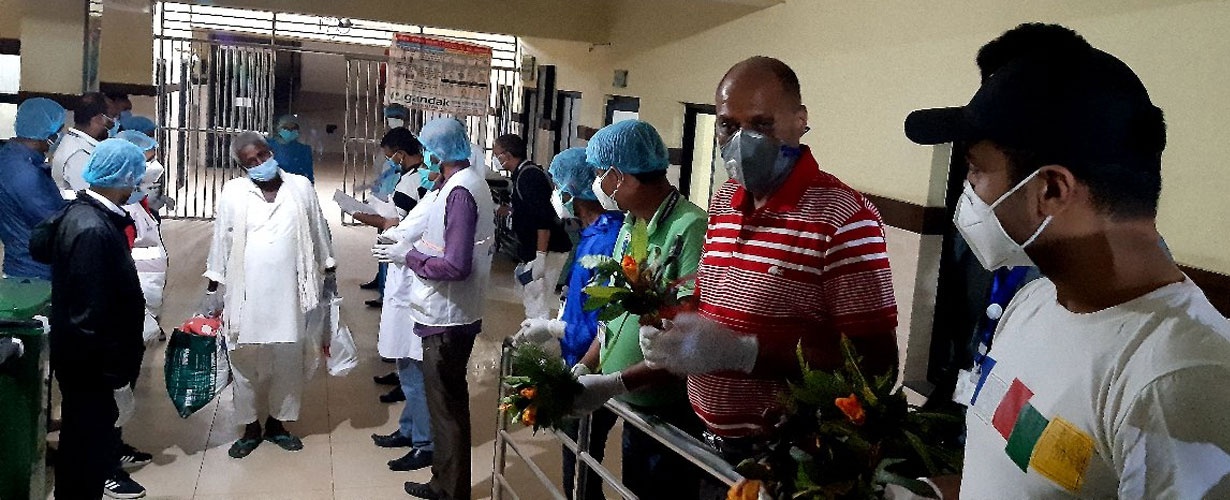 पर्सामा २१ जना कोरोनामुक्त, गण्डक अस्पतालबाट डिस्चार्ज