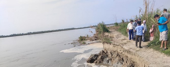 कटानले सीमास्तम्भ नदीमा