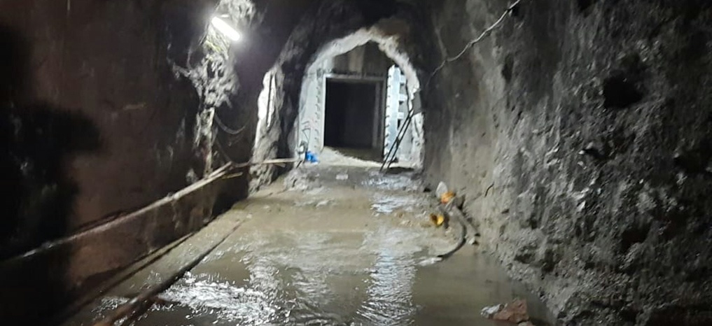 मेलम्चीको सुरुङ जाँचमा खटिएका दुई कर्मचारी बेपत्ता, दुई घाइते