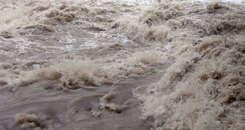 बाढीले डाइभर्सन बगाएपछि सडक अवरुद्ध