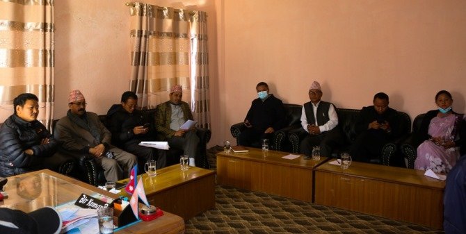 सोलुखुम्बुलाई दुई वर्षमा फुसको छाना मुक्त बनाइने