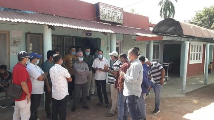 सांसद राजेन्द्र लिङ्देनद्वारा झापाका अस्पतालहरुको अनुगमन